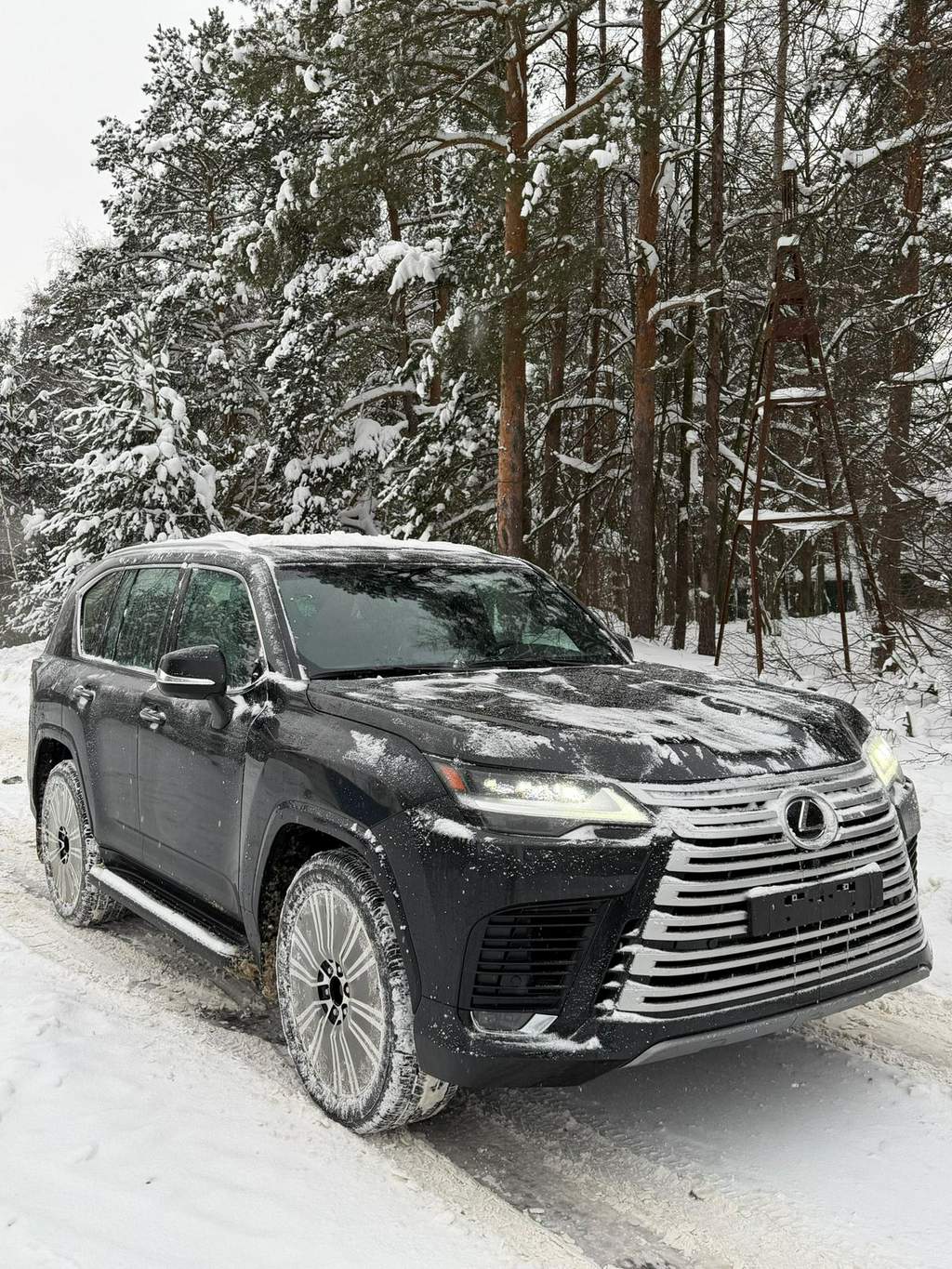 Lexus LX 600